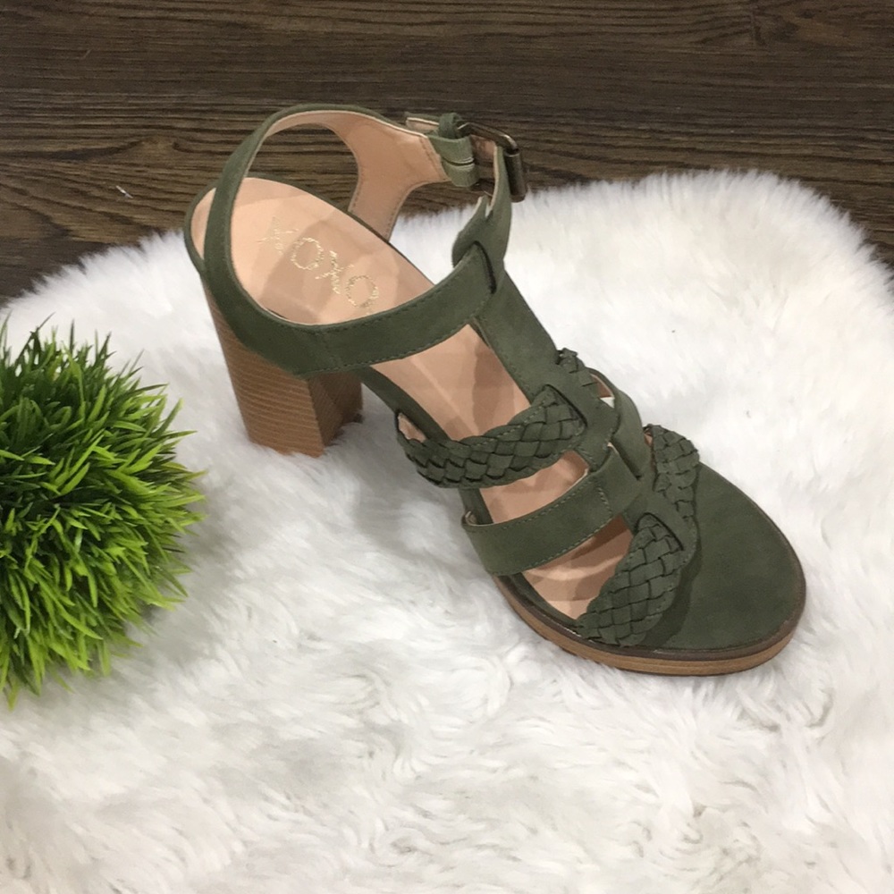 Heels - Picture 9 of 13
